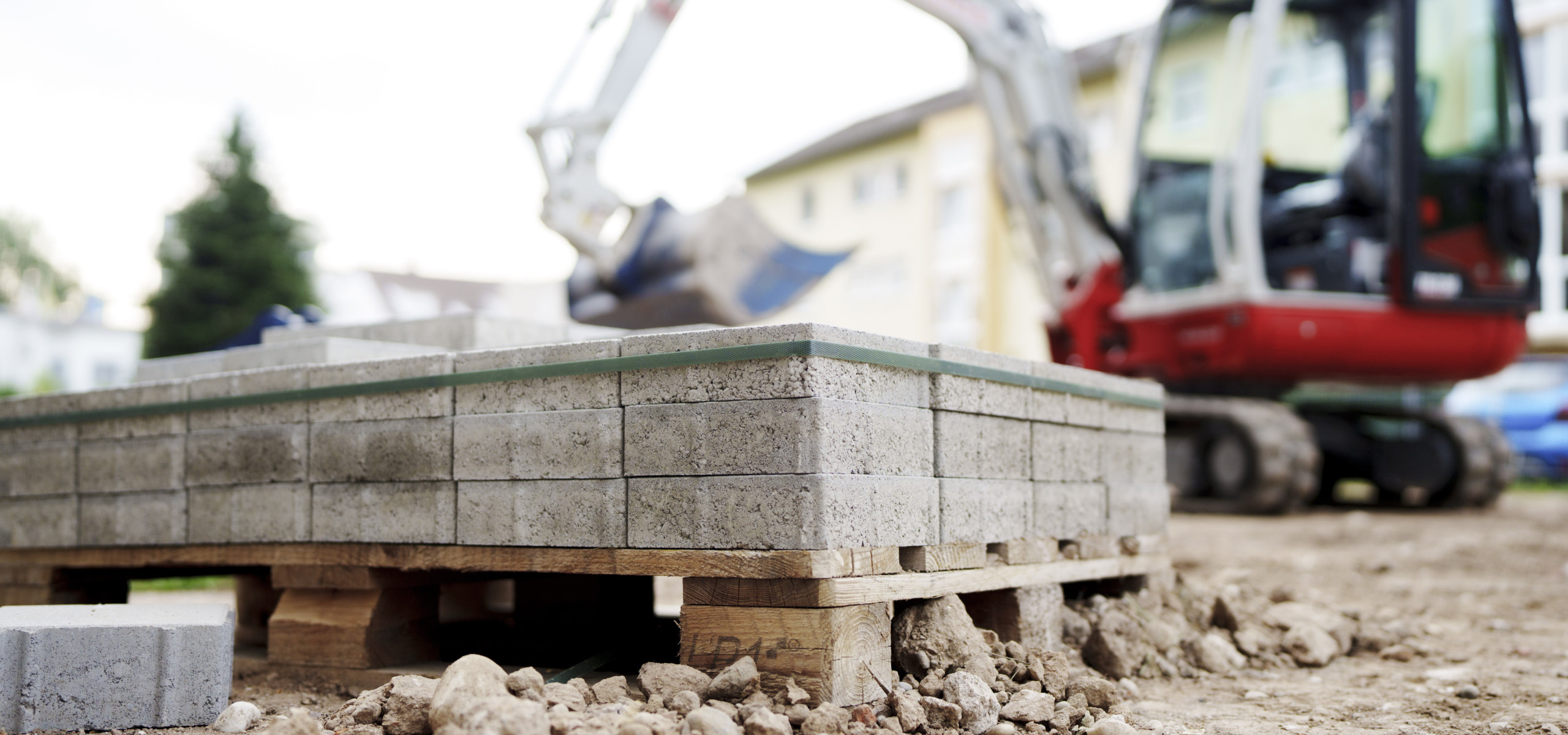 Pflasterarbeiten auf einer Baustelle in Lahr – Afög Ortenau